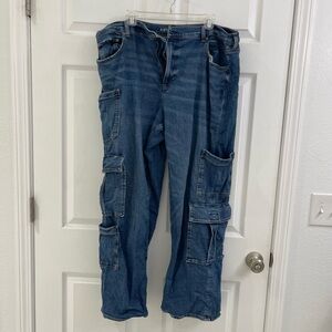 American Eagle AE Stretch Super High-Waisted Baggy Straight Cargo Jean